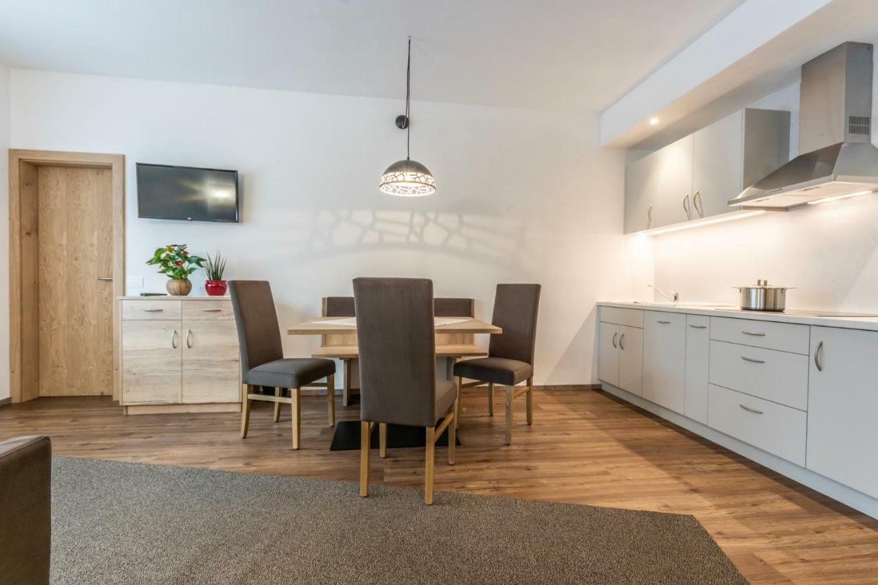 Alfred Ties Apartments San Vigilio Di Marebbe Bagian luar foto